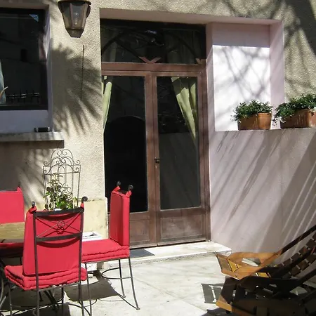 Gites Lou Magnan Apartamento *
